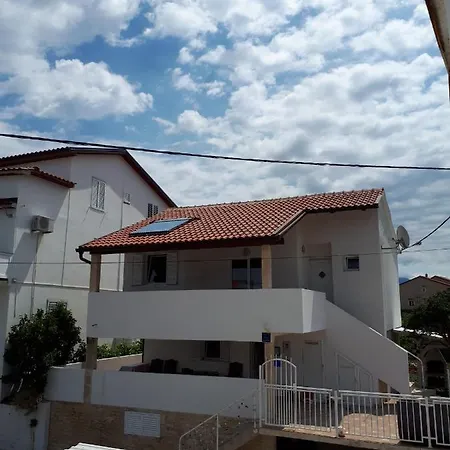 Somun Apartman Lopar